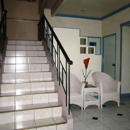 Coastal Inn Dumaguete City Экстерьер фото